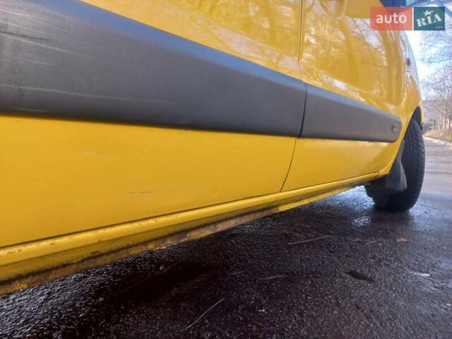Желтый Рено Кенгу, объемом двигателя 1.9 л и пробегом 222 тыс. км за 3300 $, фото 3 на Automoto.ua