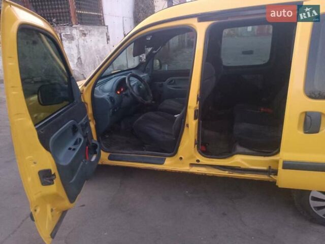 Желтый Рено Кенгу, объемом двигателя 1.87 л и пробегом 263 тыс. км за 2600 $, фото 10 на Automoto.ua