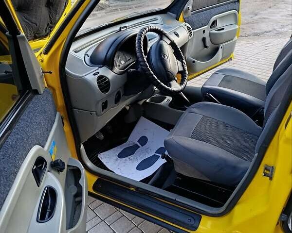 Жовтий Рено Кєнгу, об'ємом двигуна 1.9 л та пробігом 287 тис. км за 3350 $, фото 3 на Automoto.ua