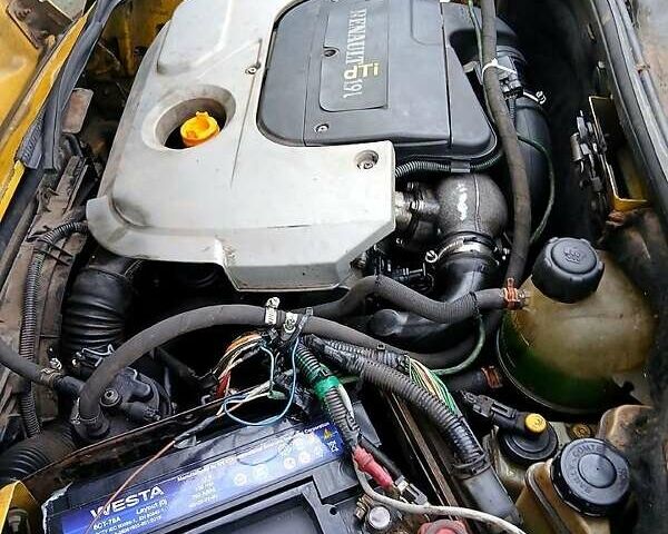 Желтый Рено Кенгу, объемом двигателя 1.9 л и пробегом 300 тыс. км за 3700 $, фото 3 на Automoto.ua