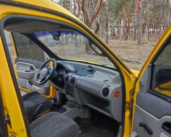 Желтый Рено Кенгу, объемом двигателя 1.9 л и пробегом 200 тыс. км за 3150 $, фото 8 на Automoto.ua