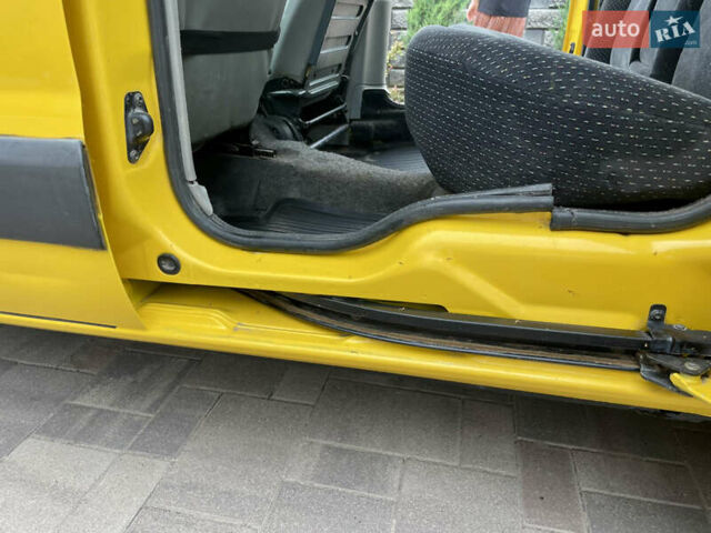 Желтый Рено Кенгу, объемом двигателя 1.87 л и пробегом 256 тыс. км за 3300 $, фото 27 на Automoto.ua