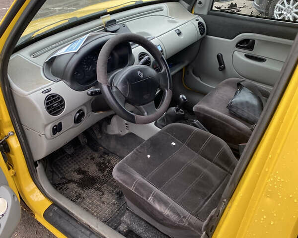 Желтый Рено Кенгу, объемом двигателя 1.87 л и пробегом 220 тыс. км за 2900 $, фото 7 на Automoto.ua