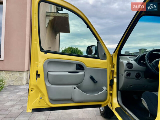 Желтый Рено Кенгу, объемом двигателя 1.87 л и пробегом 256 тыс. км за 3300 $, фото 29 на Automoto.ua