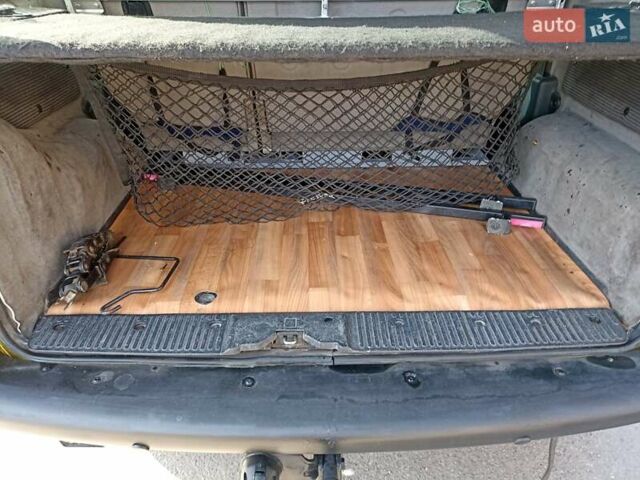 Желтый Рено Кенгу, объемом двигателя 1.87 л и пробегом 399 тыс. км за 3700 $, фото 5 на Automoto.ua