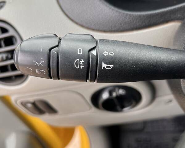 Жовтий Рено Кєнгу, об'ємом двигуна 1.9 л та пробігом 220 тис. км за 2499 $, фото 15 на Automoto.ua