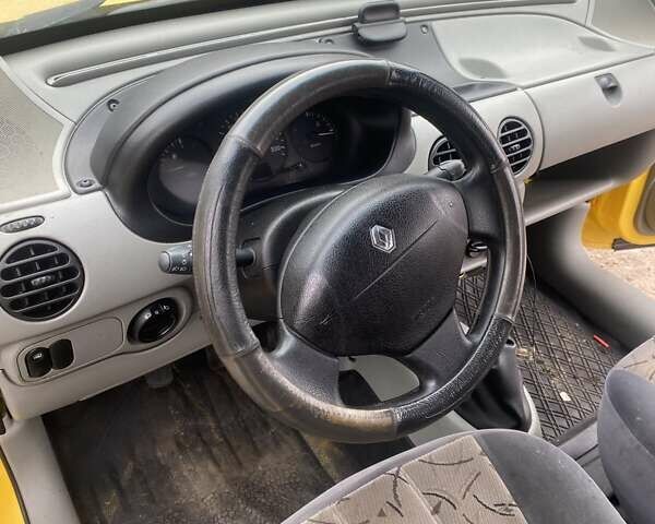 Желтый Рено Кенгу, объемом двигателя 1.9 л и пробегом 398 тыс. км за 2300 $, фото 6 на Automoto.ua