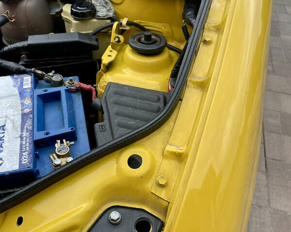 Желтый Рено Кенгу, объемом двигателя 1.87 л и пробегом 256 тыс. км за 3300 $, фото 39 на Automoto.ua