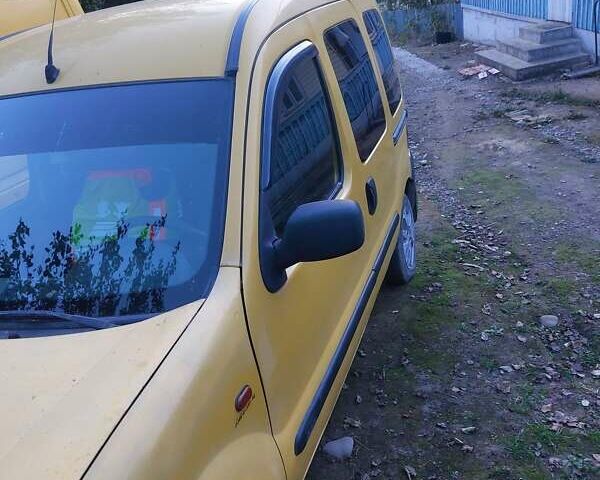Желтый Рено Кенгу, объемом двигателя 1.9 л и пробегом 266 тыс. км за 3500 $, фото 4 на Automoto.ua