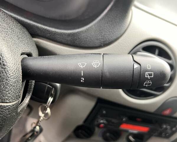 Жовтий Рено Кєнгу, об'ємом двигуна 1.9 л та пробігом 220 тис. км за 2499 $, фото 12 на Automoto.ua