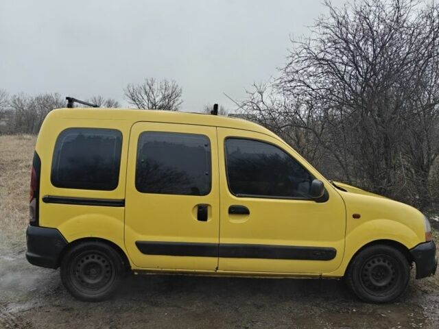 Желтый Рено Кенгу, объемом двигателя 1.5 л и пробегом 283 тыс. км за 1657 $, фото 2 на Automoto.ua