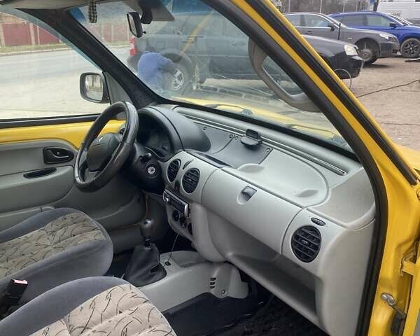 Желтый Рено Кенгу, объемом двигателя 1.9 л и пробегом 398 тыс. км за 2300 $, фото 2 на Automoto.ua