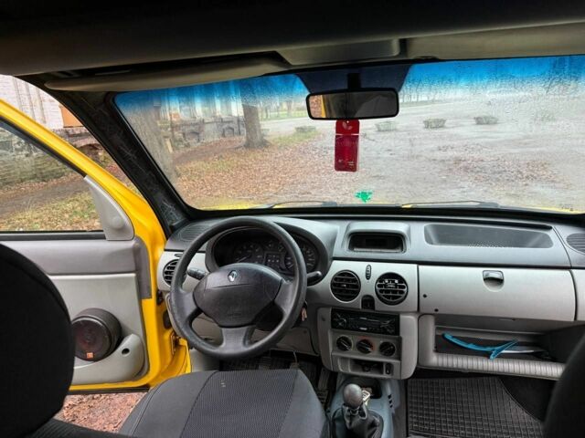 Желтый Рено Кенгу, объемом двигателя 1.5 л и пробегом 450 тыс. км за 3200 $, фото 5 на Automoto.ua