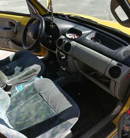 Желтый Рено Кенгу, объемом двигателя 1.5 л и пробегом 320 тыс. км за 3000 $, фото 3 на Automoto.ua