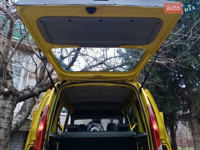 Желтый Рено Кенгу, объемом двигателя 1.4 л и пробегом 290 тыс. км за 3500 $, фото 43 на Automoto.ua