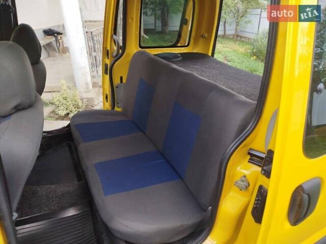 Желтый Рено Кенгу, объемом двигателя 1.5 л и пробегом 220 тыс. км за 3899 $, фото 14 на Automoto.ua