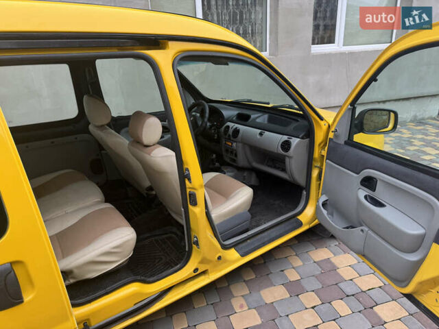 Желтый Рено Кенгу, объемом двигателя 1.5 л и пробегом 300 тыс. км за 3950 $, фото 7 на Automoto.ua