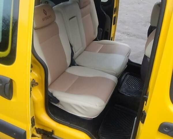 Желтый Рено Кенгу, объемом двигателя 1.5 л и пробегом 225 тыс. км за 3650 $, фото 10 на Automoto.ua
