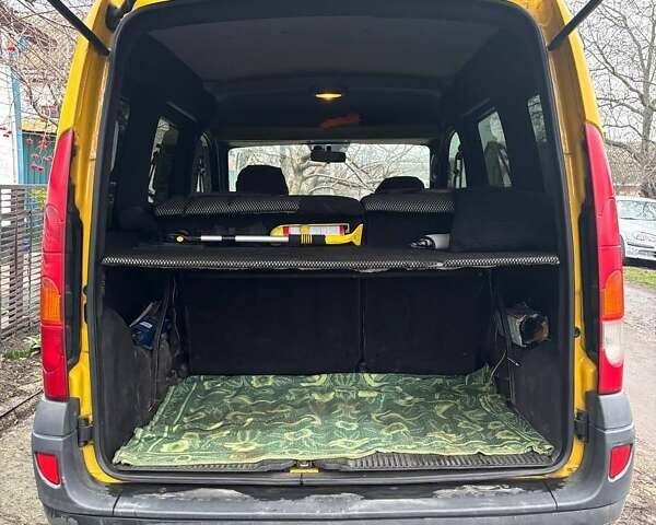 Желтый Рено Кенгу, объемом двигателя 1.46 л и пробегом 136 тыс. км за 3600 $, фото 5 на Automoto.ua