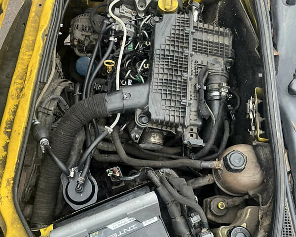 Желтый Рено Кенгу, объемом двигателя 1.46 л и пробегом 352 тыс. км за 2999 $, фото 3 на Automoto.ua