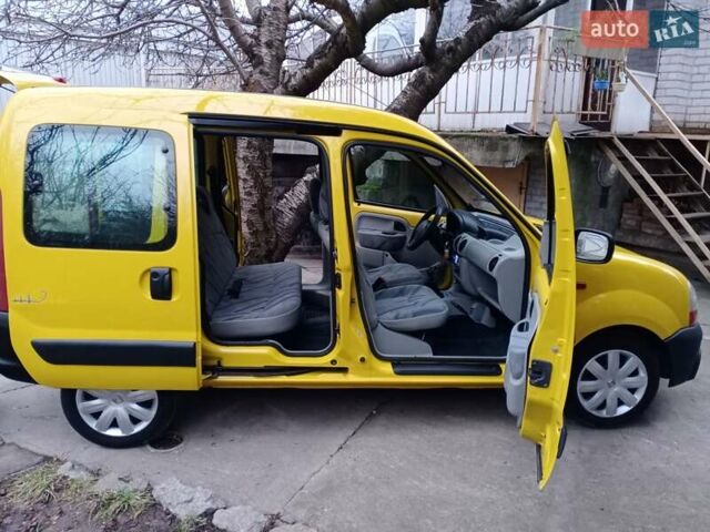 Желтый Рено Кенгу, объемом двигателя 1.4 л и пробегом 290 тыс. км за 3500 $, фото 5 на Automoto.ua