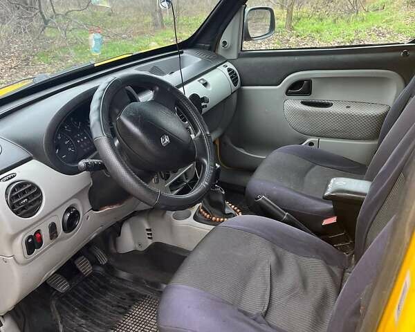 Желтый Рено Кенгу, объемом двигателя 1.46 л и пробегом 200 тыс. км за 3600 $, фото 19 на Automoto.ua