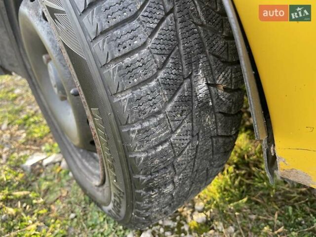 Желтый Рено Кенгу, объемом двигателя 1.46 л и пробегом 486 тыс. км за 2650 $, фото 15 на Automoto.ua