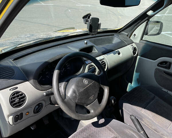 Рено Кенгу 2003 в Киеве на Automoto.ua Желтый Рено Кенгу, объемом двигателя 1.5 л и пробегом 350 тыс. км за 3100 $, фото 13 на Automoto.ua