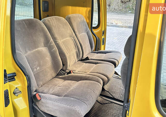 Желтый Рено Кенгу, объемом двигателя 1.46 л и пробегом 485 тыс. км за 2650 $, фото 18 на Automoto.ua