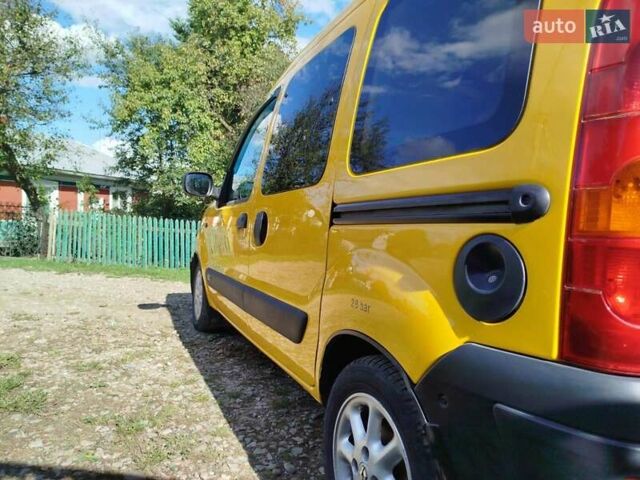 Желтый Рено Кенгу, объемом двигателя 1.5 л и пробегом 220 тыс. км за 3899 $, фото 10 на Automoto.ua