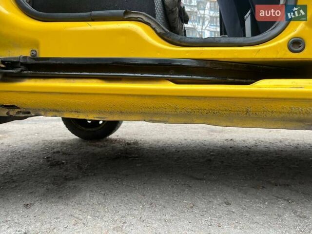 Желтый Рено Кенгу, объемом двигателя 1.46 л и пробегом 200 тыс. км за 3600 $, фото 15 на Automoto.ua