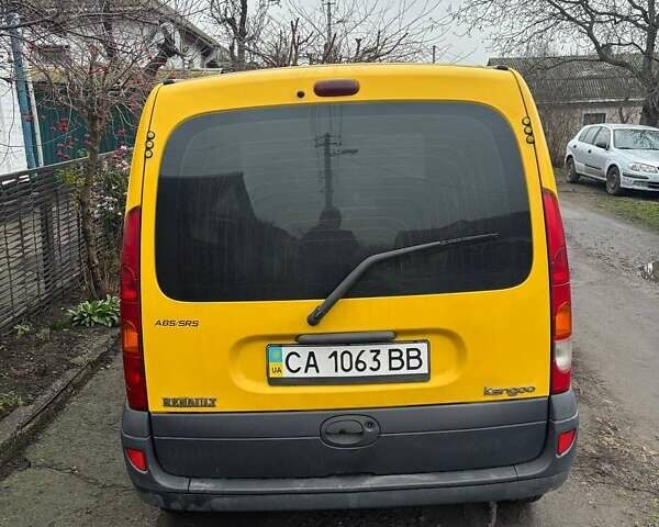 Желтый Рено Кенгу, объемом двигателя 1.46 л и пробегом 136 тыс. км за 3600 $, фото 2 на Automoto.ua
