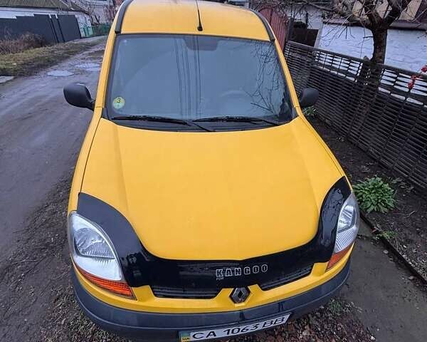 Желтый Рено Кенгу, объемом двигателя 1.46 л и пробегом 136 тыс. км за 3600 $, фото 4 на Automoto.ua