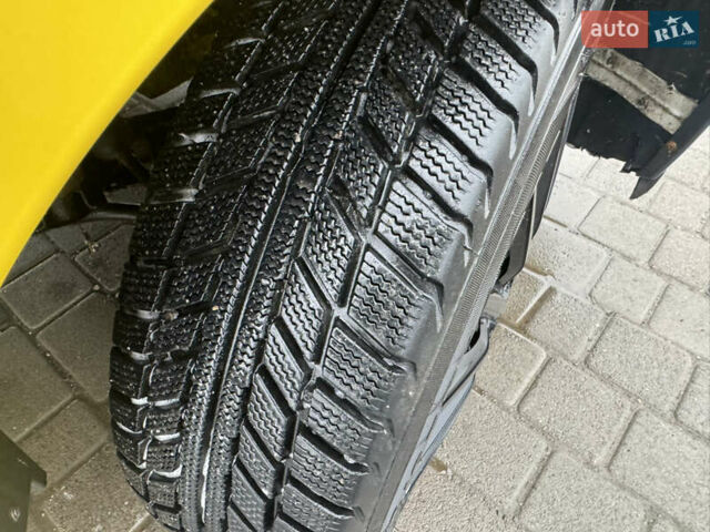 Желтый Рено Кенгу, объемом двигателя 1.46 л и пробегом 244 тыс. км за 2950 $, фото 7 на Automoto.ua