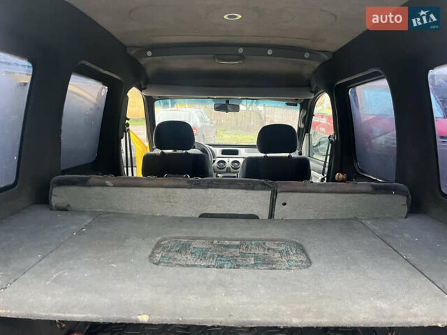 Желтый Рено Кенгу, объемом двигателя 1.46 л и пробегом 352 тыс. км за 2999 $, фото 4 на Automoto.ua