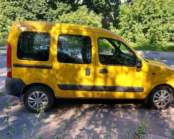 Желтый Рено Кенгу, объемом двигателя 1.46 л и пробегом 225 тыс. км за 3300 $, фото 10 на Automoto.ua