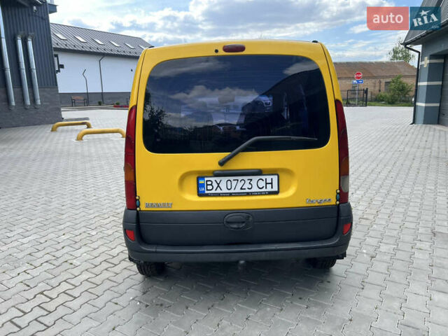 Желтый Рено Кенгу, объемом двигателя 1.46 л и пробегом 218 тыс. км за 3350 $, фото 3 на Automoto.ua