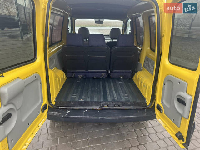 Желтый Рено Кенгу, объемом двигателя 1.46 л и пробегом 244 тыс. км за 2950 $, фото 4 на Automoto.ua