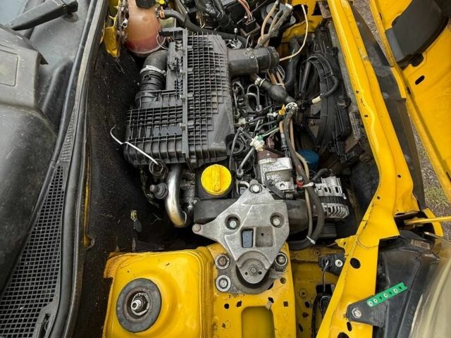 Желтый Рено Кенгу, объемом двигателя 1.5 л и пробегом 450 тыс. км за 3200 $, фото 4 на Automoto.ua