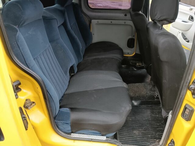 Желтый Рено Кенгу, объемом двигателя 1.5 л и пробегом 220 тыс. км за 2850 $, фото 10 на Automoto.ua