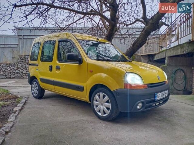 Желтый Рено Кенгу, объемом двигателя 1.4 л и пробегом 290 тыс. км за 3500 $, фото 3 на Automoto.ua