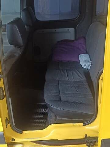 Желтый Рено Кенгу, объемом двигателя 1.5 л и пробегом 240 тыс. км за 2700 $, фото 6 на Automoto.ua