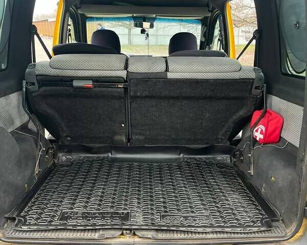 Желтый Рено Кенгу, объемом двигателя 1.46 л и пробегом 200 тыс. км за 3600 $, фото 9 на Automoto.ua