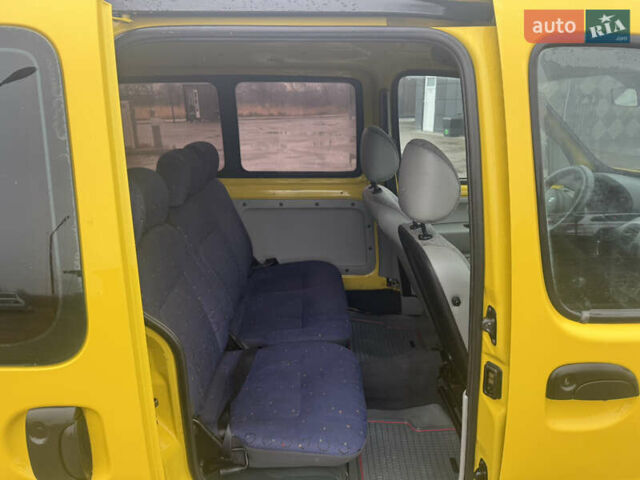 Желтый Рено Кенгу, объемом двигателя 1.46 л и пробегом 244 тыс. км за 2950 $, фото 5 на Automoto.ua