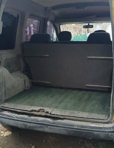 Желтый Рено Кенгу, объемом двигателя 1.5 л и пробегом 300 тыс. км за 2200 $, фото 9 на Automoto.ua