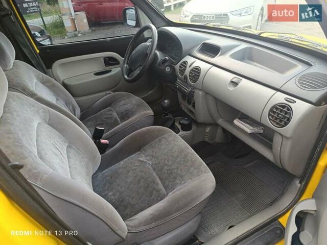 Желтый Рено Кенгу, объемом двигателя 1.5 л и пробегом 142 тыс. км за 3900 $, фото 3 на Automoto.ua