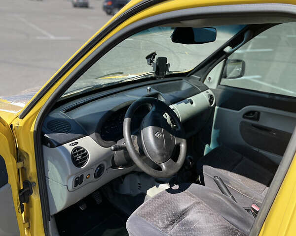 Жовтий Рено Кєнгу, об'ємом двигуна 1.5 л та пробігом 350 тис. км за 3200 $, фото 12 на Automoto.ua