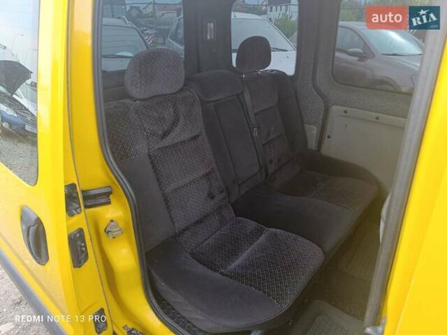 Желтый Рено Кенгу, объемом двигателя 1.5 л и пробегом 142 тыс. км за 3900 $, фото 4 на Automoto.ua