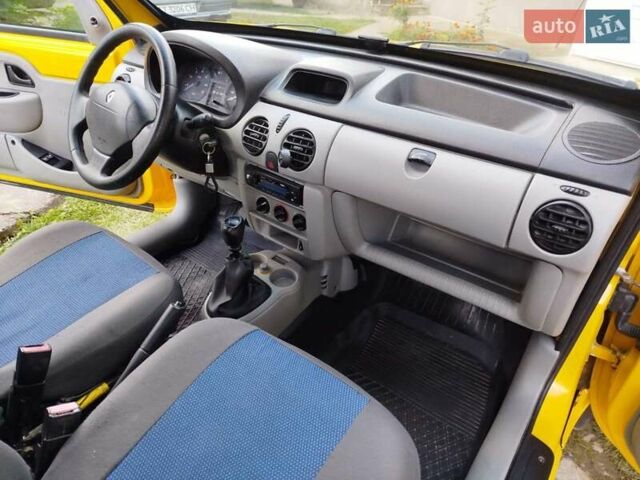 Желтый Рено Кенгу, объемом двигателя 1.5 л и пробегом 220 тыс. км за 3899 $, фото 15 на Automoto.ua
