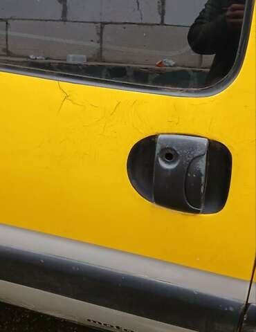 Желтый Рено Кенгу, объемом двигателя 1.5 л и пробегом 300 тыс. км за 2200 $, фото 6 на Automoto.ua